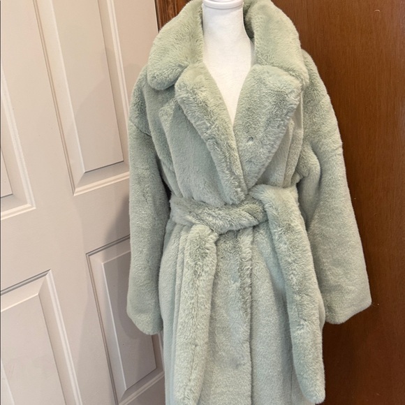 Women's Plush Mint Green Coat - Picture 5 of 9